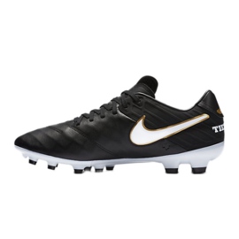 nike tiempo moulded football boots