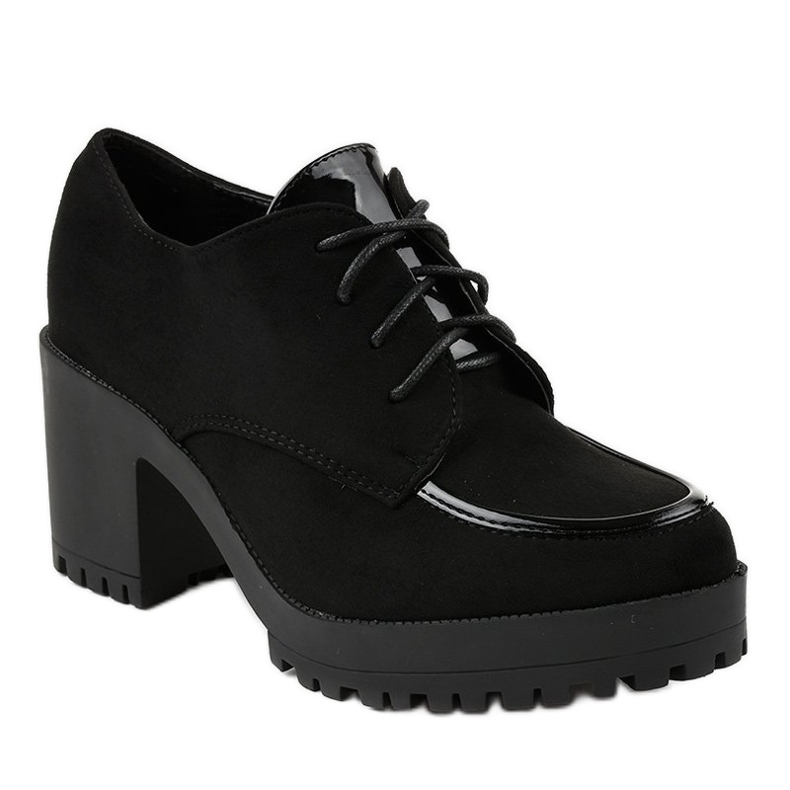 Black boots on the post massive HQ651 1