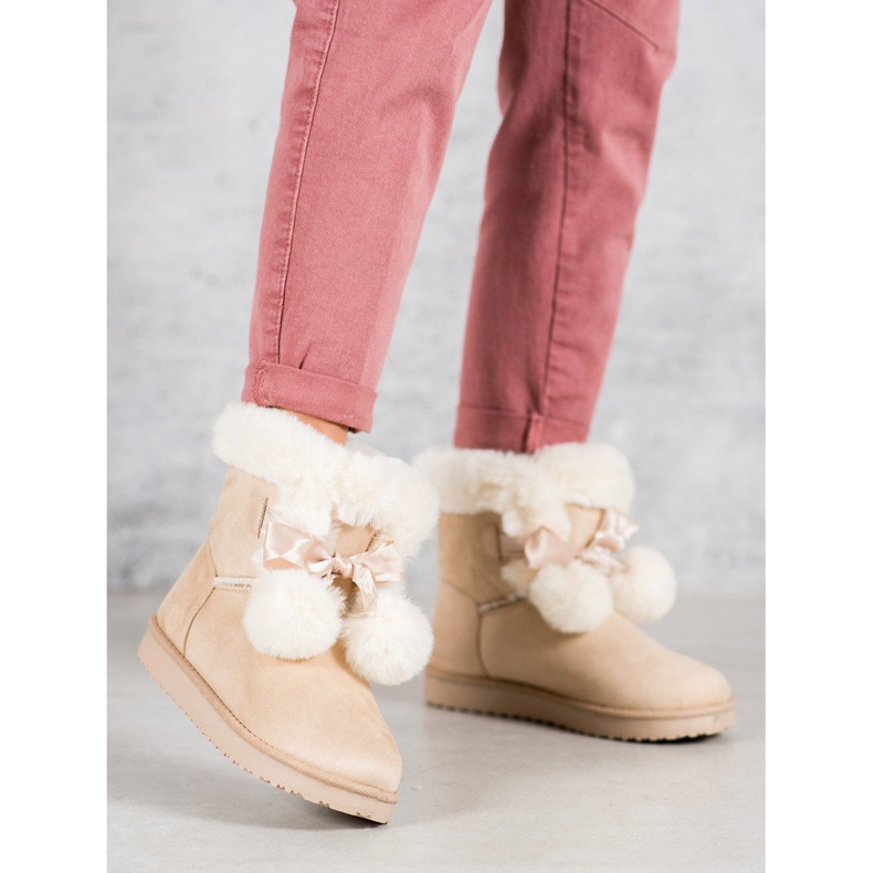 Fashionable Beige Mukluki 1