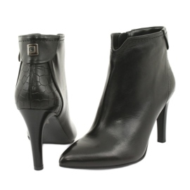 Boots on a thicker heel black Kaniowski 4