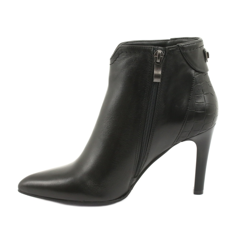 Boots on a thicker heel black Kaniowski 2
