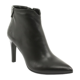 Boots on a thicker heel black Kaniowski 1