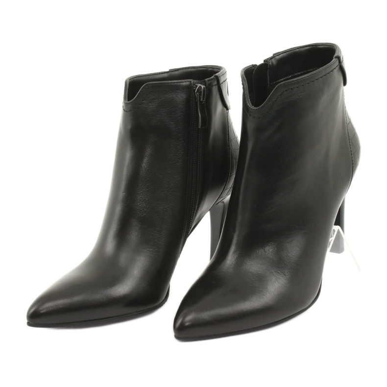 Boots on a thicker heel black Kaniowski 3