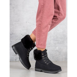 SDS Black Trappers With Fur 1