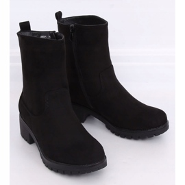 Black 8B905 Black boots on the protector 1
