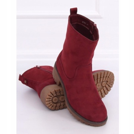 Boots on the maroon 8B905 Wine protector red 1