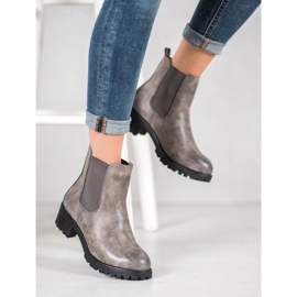 Jennika Boots On The Platform grey 2
