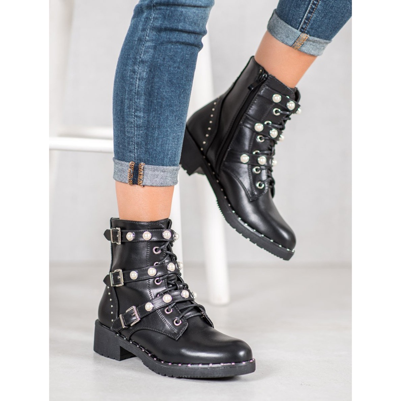 Seastar Workers With Pearls black 2