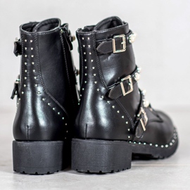 Seastar Workers With Pearls black 1