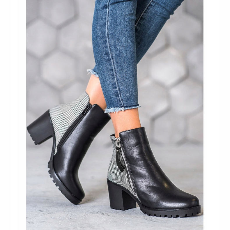 Filippo Boots On A Post black 1