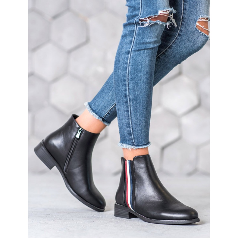 Filippo Boots with a decorative belt black 2