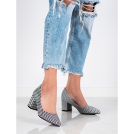 Seastar Pumps The Pepitka white black 1