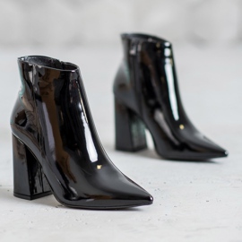 Seastar Black lacquered boots 1