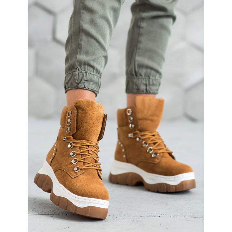 Seastar Trappers On The Platform brown 2