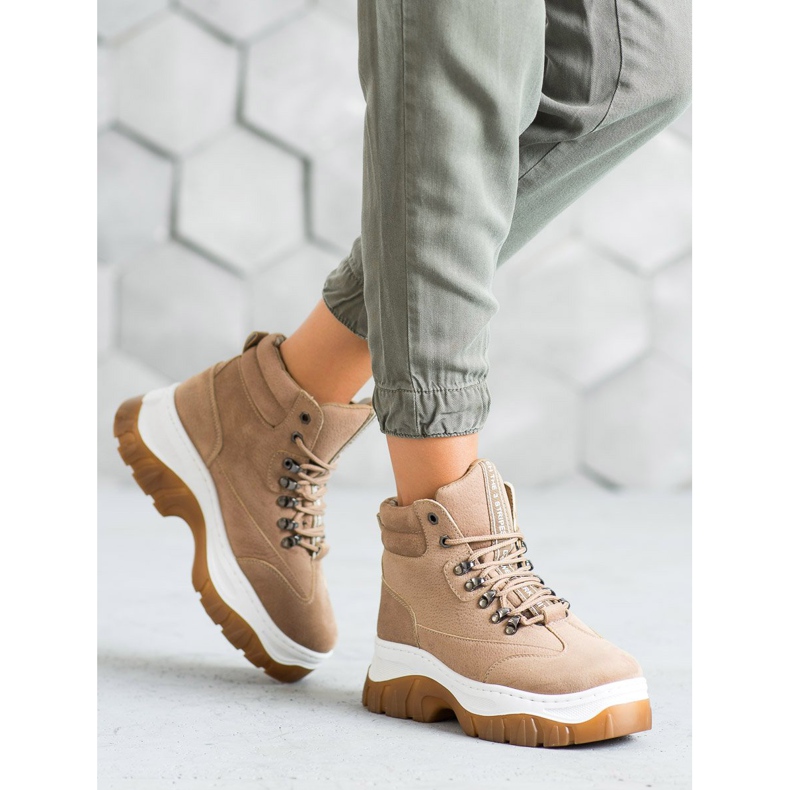 Seastar Trappers On The Platform brown 1