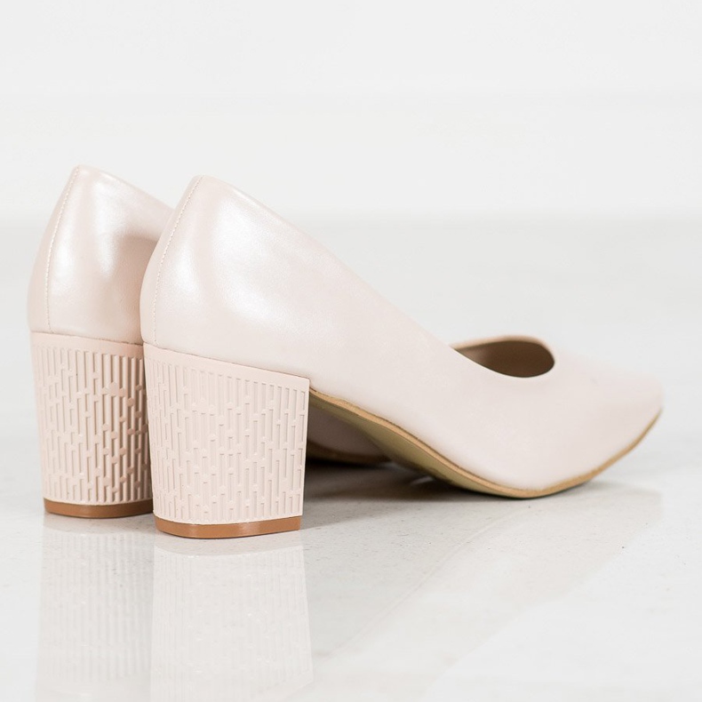 Goodin Pumps On A Pillar brown 1