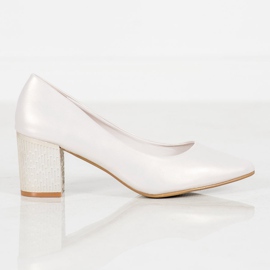 Goodin Pumps On A Pillar grey 1