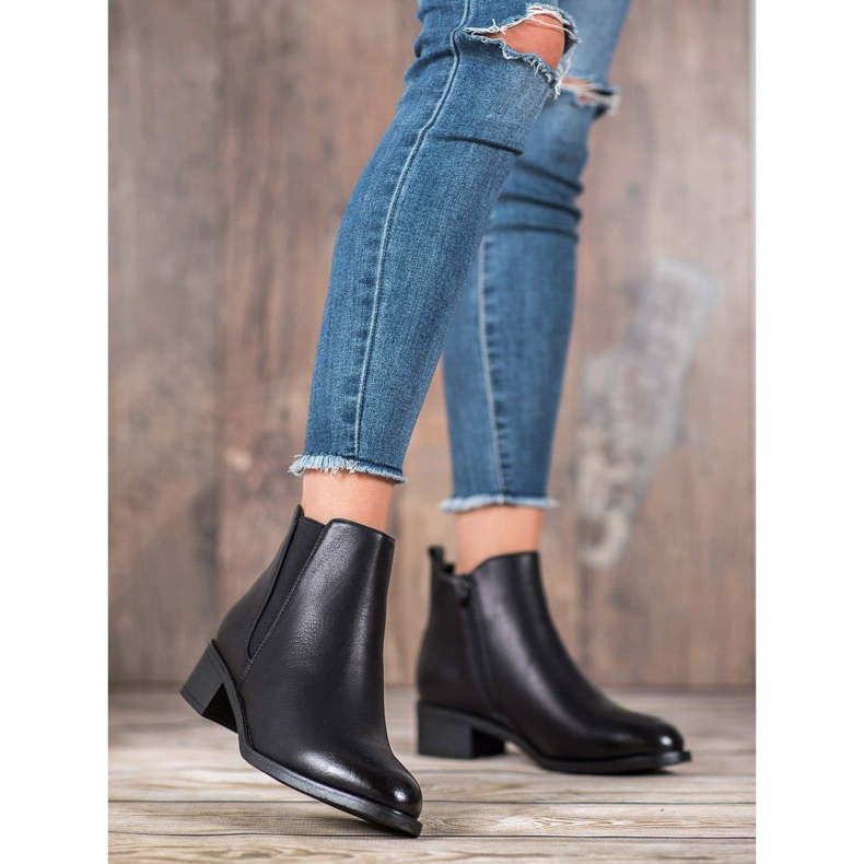 Ideal Shoes Classic boots with an elastic band black 1