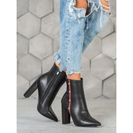 Seastar High boots with a decorative belt black 1