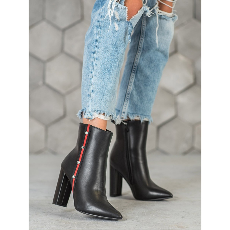 Seastar High boots with a decorative belt black 2