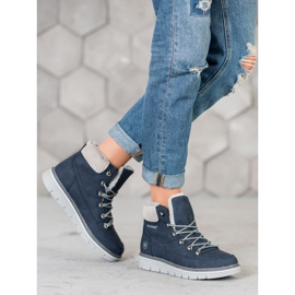 Goodin Trappers On The Platform blue 2