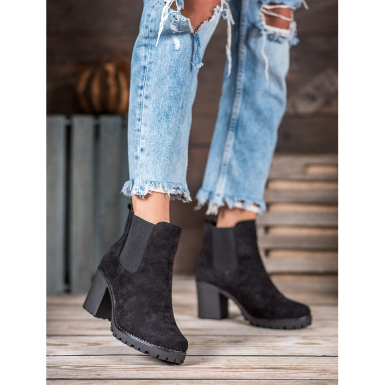 Queentina Chelsea Boots On A Bar black 1