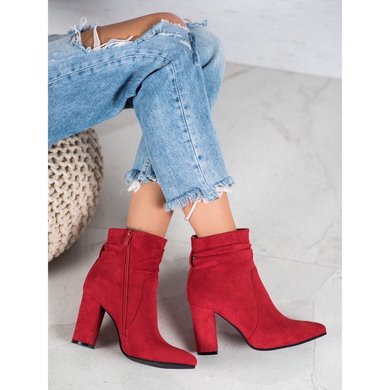 Ideal Shoes Suede Booties On A Bar red 1