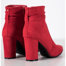 Ideal Shoes Suede Booties On A Bar red 2