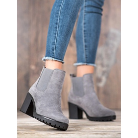 Queentina Chelsea Boots On A Bar grey 1