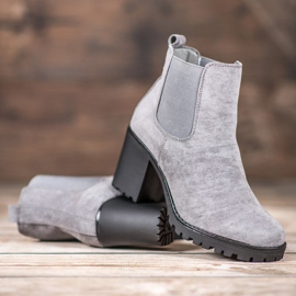 Queentina Chelsea Boots On A Bar grey 2