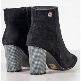 Goodin Leather Booties On A Pillar black 2