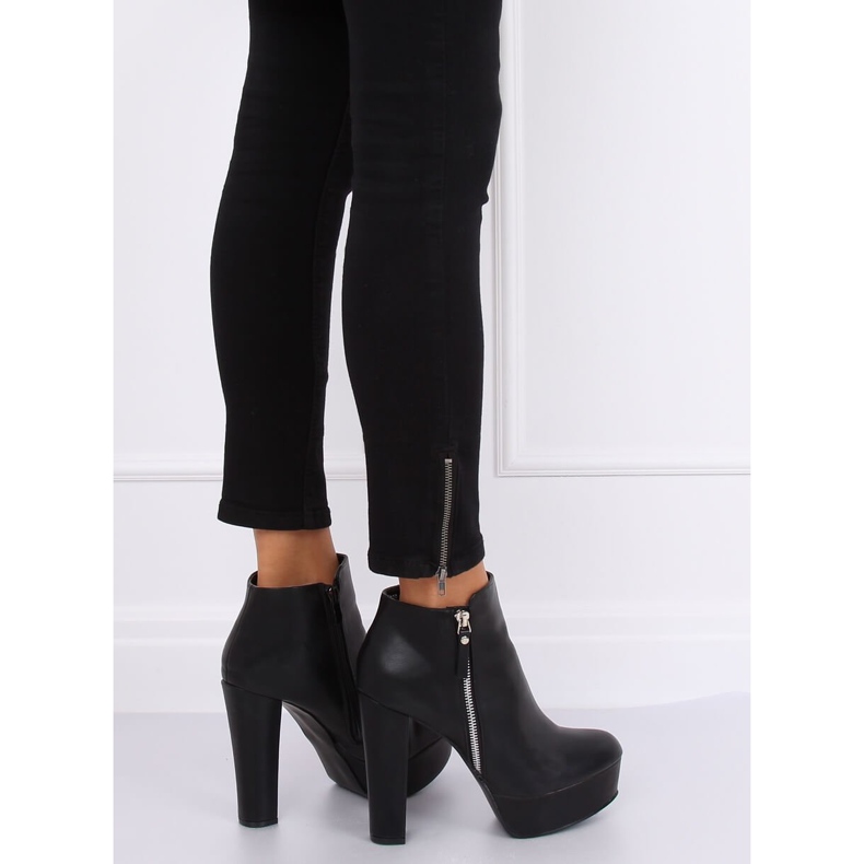 Black KK28P Black platform boots 1