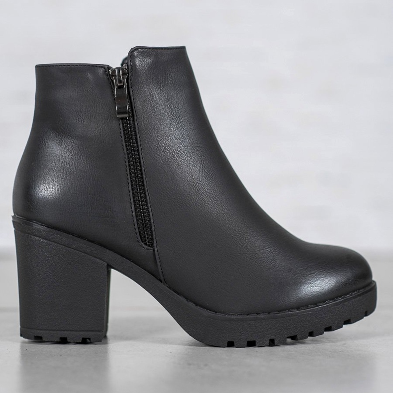 J. Star Boots On The Platform black 2