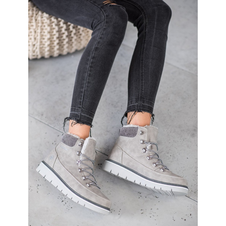 Goodin Trappers On The Platform grey 2