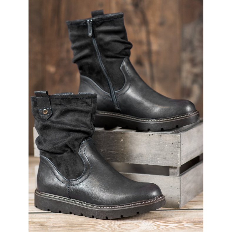 Ideal Shoes Workers On The Platform black 1