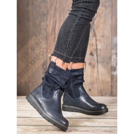 Ideal Shoes Workers On The Platform blue 1