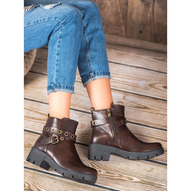 SHELOVET Brown Workers 1