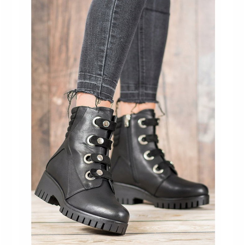 Goodin Black Fashion Workers 2