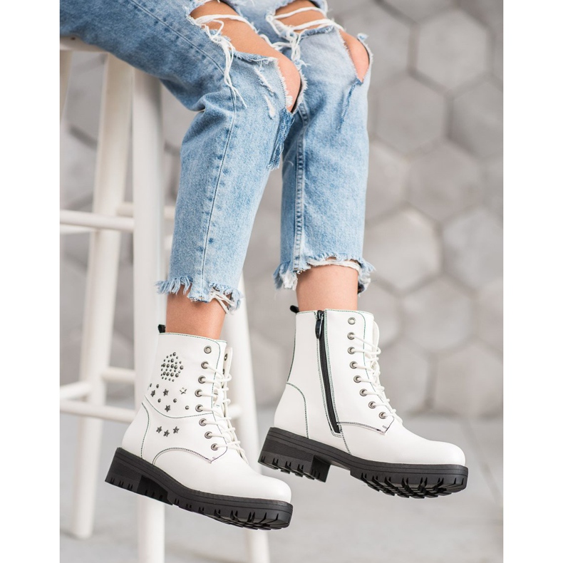 Goodin White Trappers With Stars 2