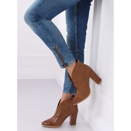 Boots with a cut-out brown RB38P Camel 1