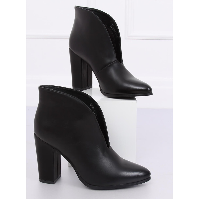 Black Boots with a cut-out black RB38P Black 2 Black Boots with a cut-out black RB38P Black 2