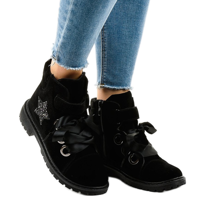 Black hiking boots with a star TL51-1 2