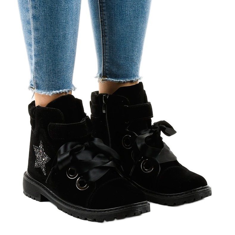 Black hiking boots with a star TL51-1 1