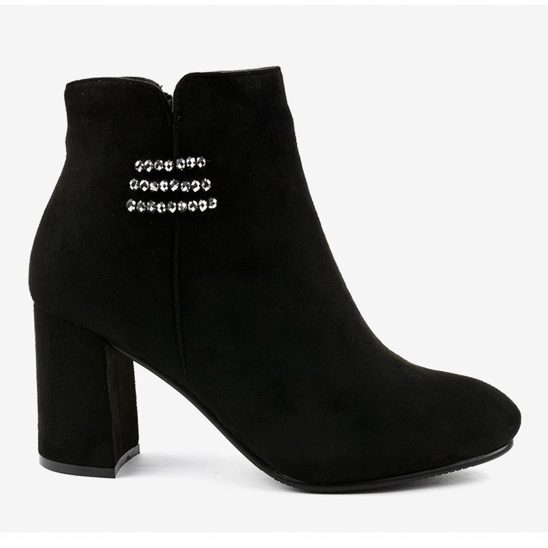 Black insulated boots on the 7505-GA post 2