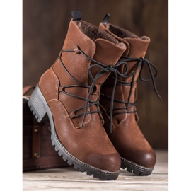Kylie Sports Workers brown 2