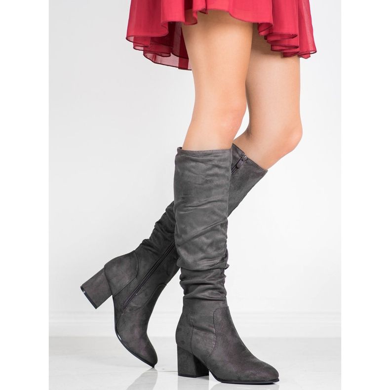 Seastar Gray Boots On The Post grey 1