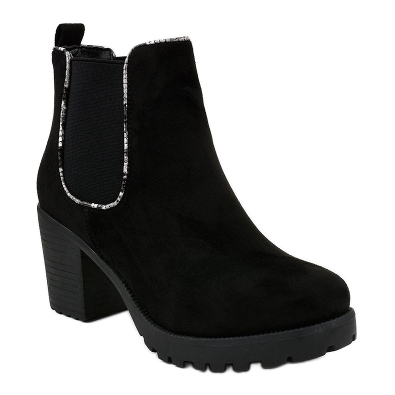 Black boots on the post with an elastic M10-7 1