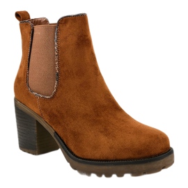 Brown ankle boots with an elastic M10-7 1