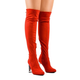 Red suede boots on the BM177 post 1
