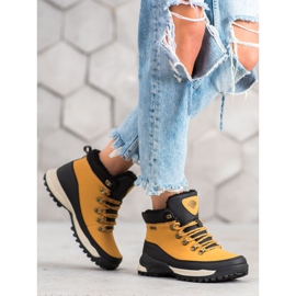 Ax Boxing Yellow Trappers 1